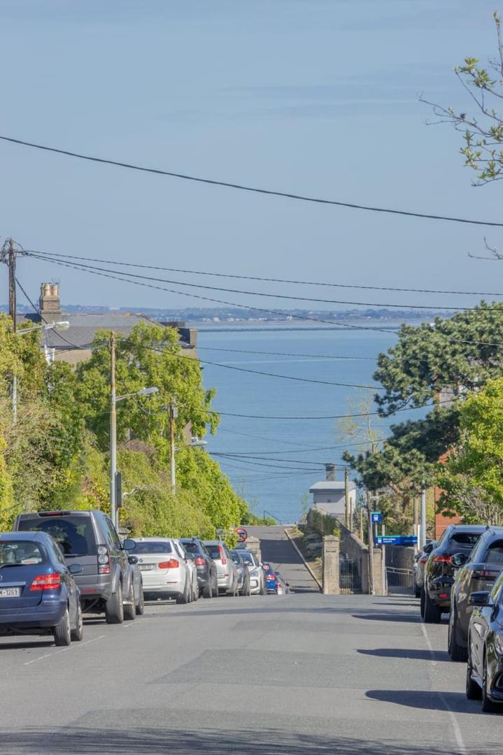 Guestready - Modernised In Monkstown Guest house