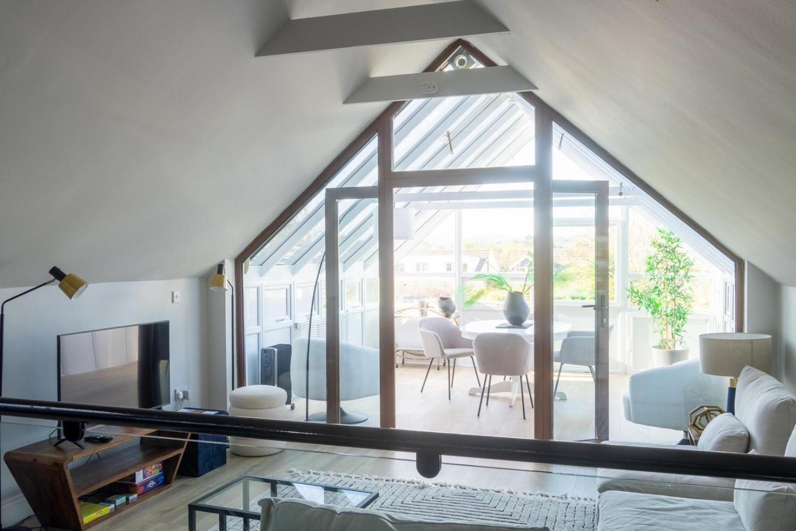 Guestready - Modernised In Monkstown Guest house *