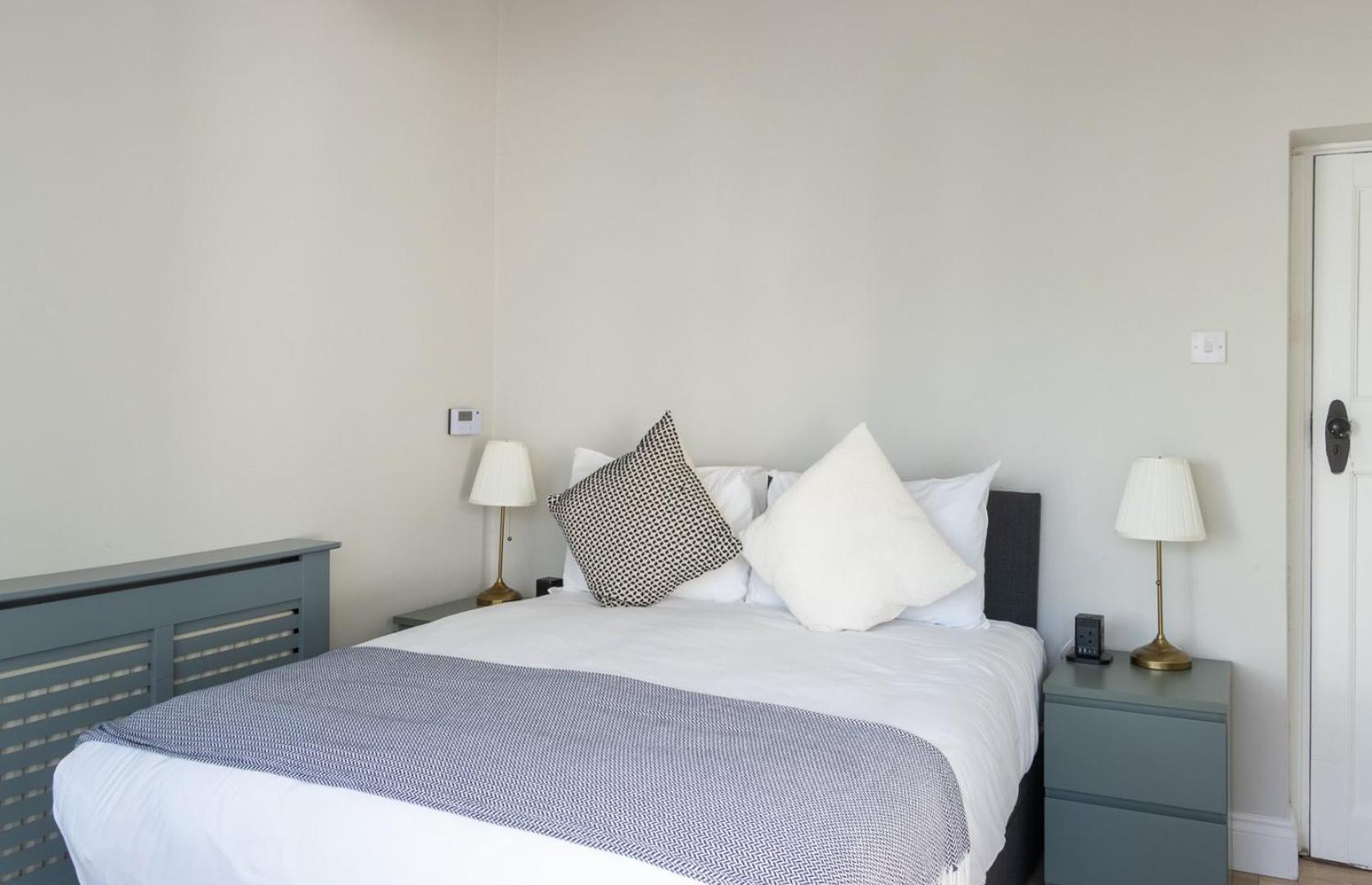 Guest house Guestready - Modernised In Monkstown *